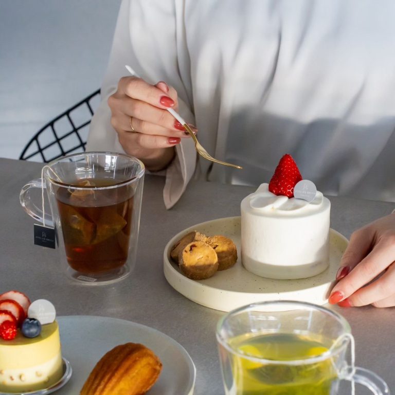焼き菓子とケーキの宝箱「ATELIER SMITH」へ