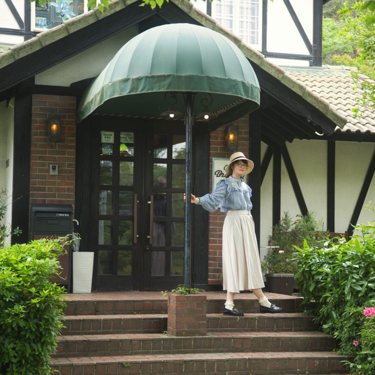 大山にある洋館で心静かな時を過ごす。１組限定の宿「プチホテル ブラムリィ」